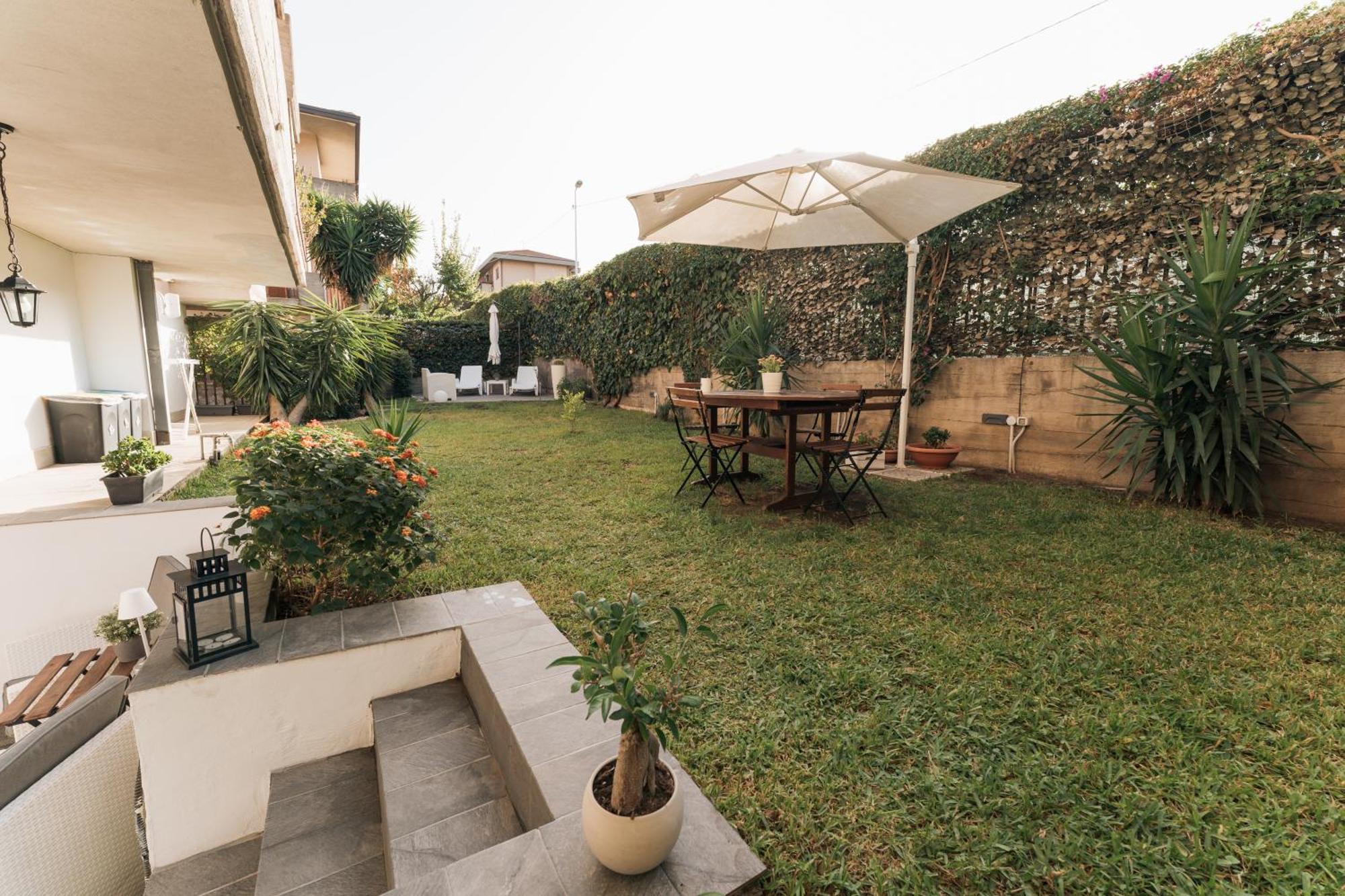 Grey'S Apartment Катанія Екстер'єр фото